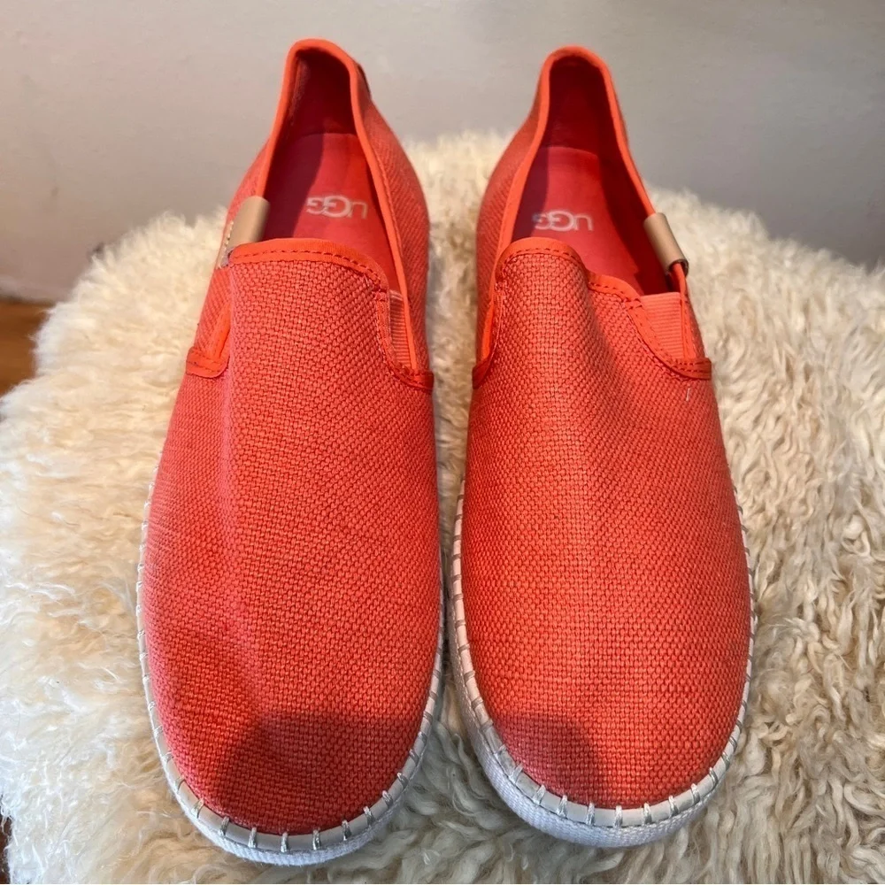 UGG Coral Canvas Slip On Espadrilles. Cushioned Footbed. Rubber soles. Size 10